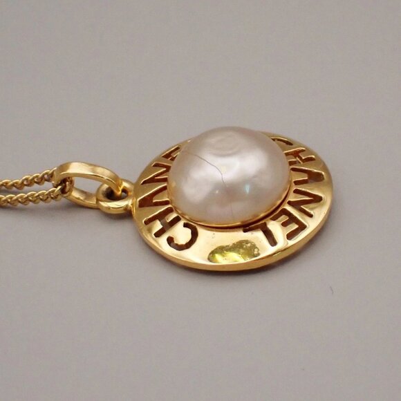 CHANEL CC Logo Imitation Pearl Chain Pendant Necklace Gold France 32RL269 - Picture 4 of 15